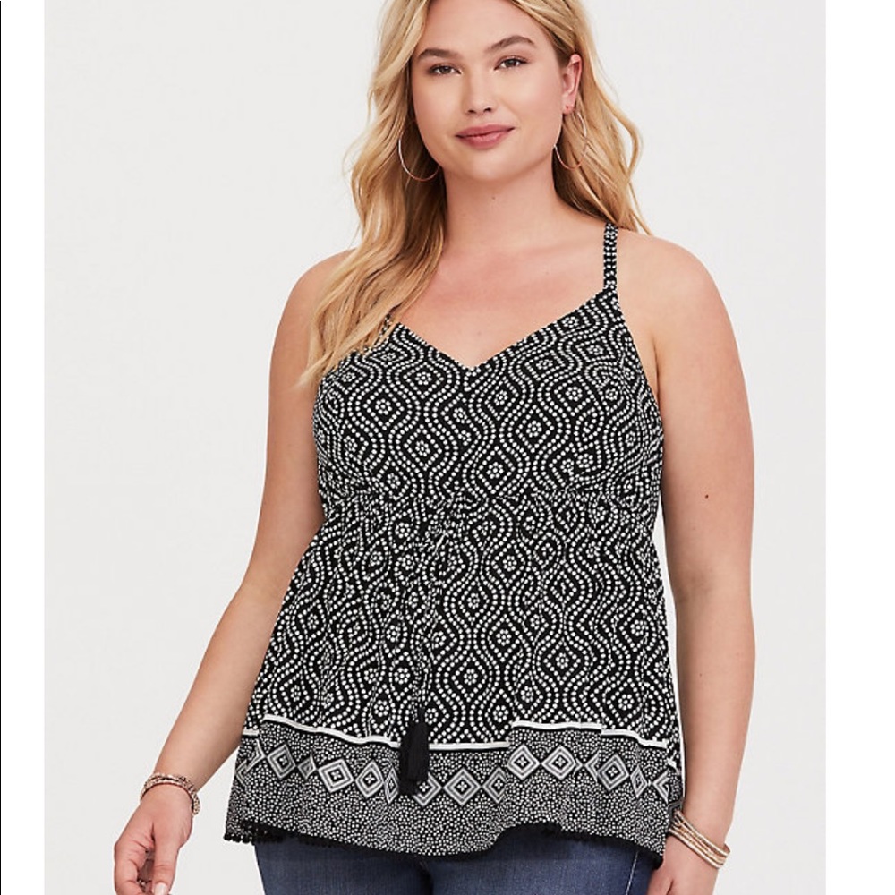 Torrid black & white border print challis cami